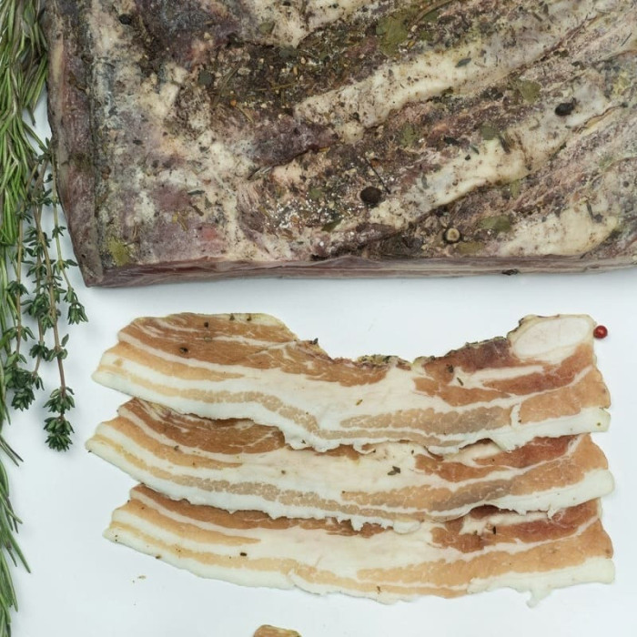 Conca poitrine de porcs séchée de Savoie marinée et affinée 8 mois 2,5kg - maison baud